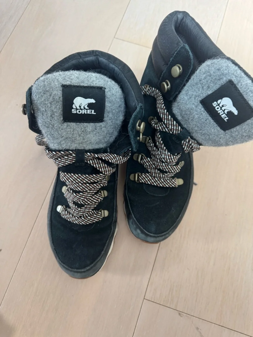 Sorel Women’s Black Suede Boots with Gray Felt Tongue